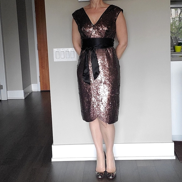 ๐ 3X HOST PICK ๐ BCBG MaxAzria Sequins Cocktail Dress - Picture 2 of 15